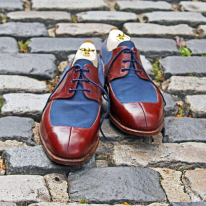 saddle derby shoe with blue laces