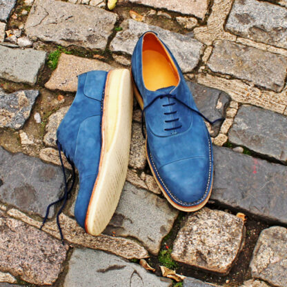 hybrid oxford shoe in blue Nubuck and crepe sole
