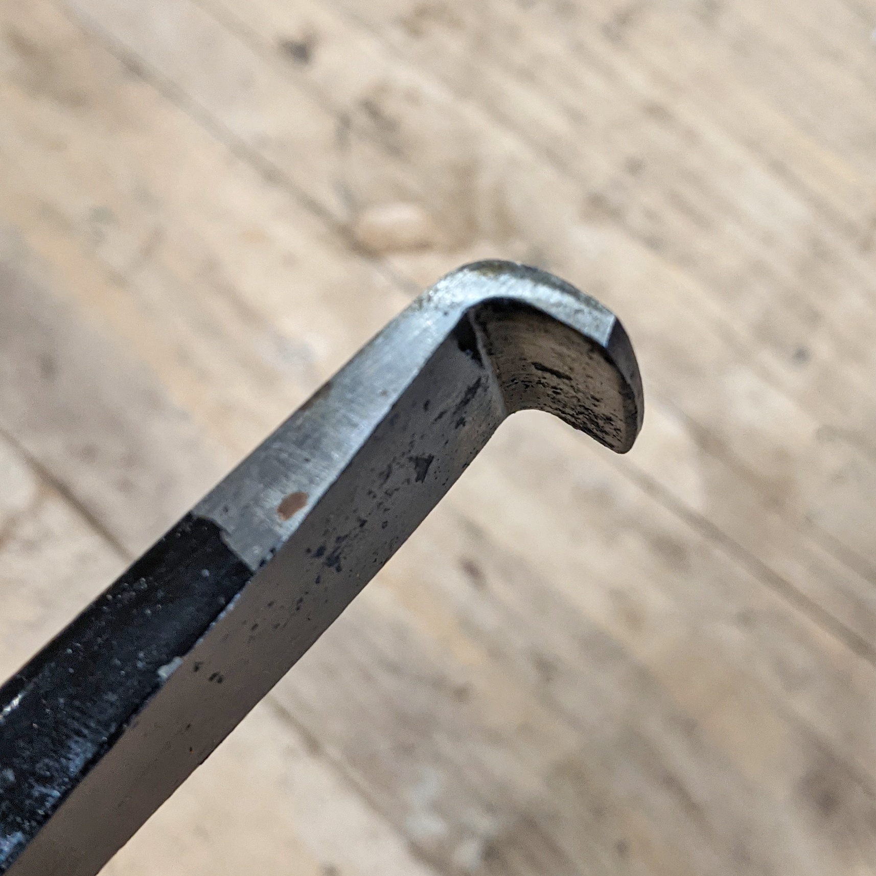 welt beater for flattening and compressing welts after stitching