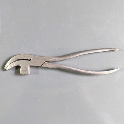 narrow nosed pliers for lasting