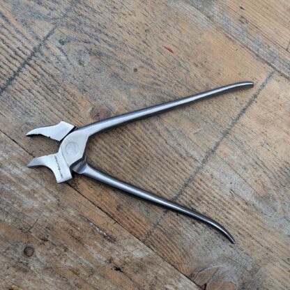 steel lasting pliers by Carreducker