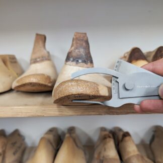 toe measuring tool