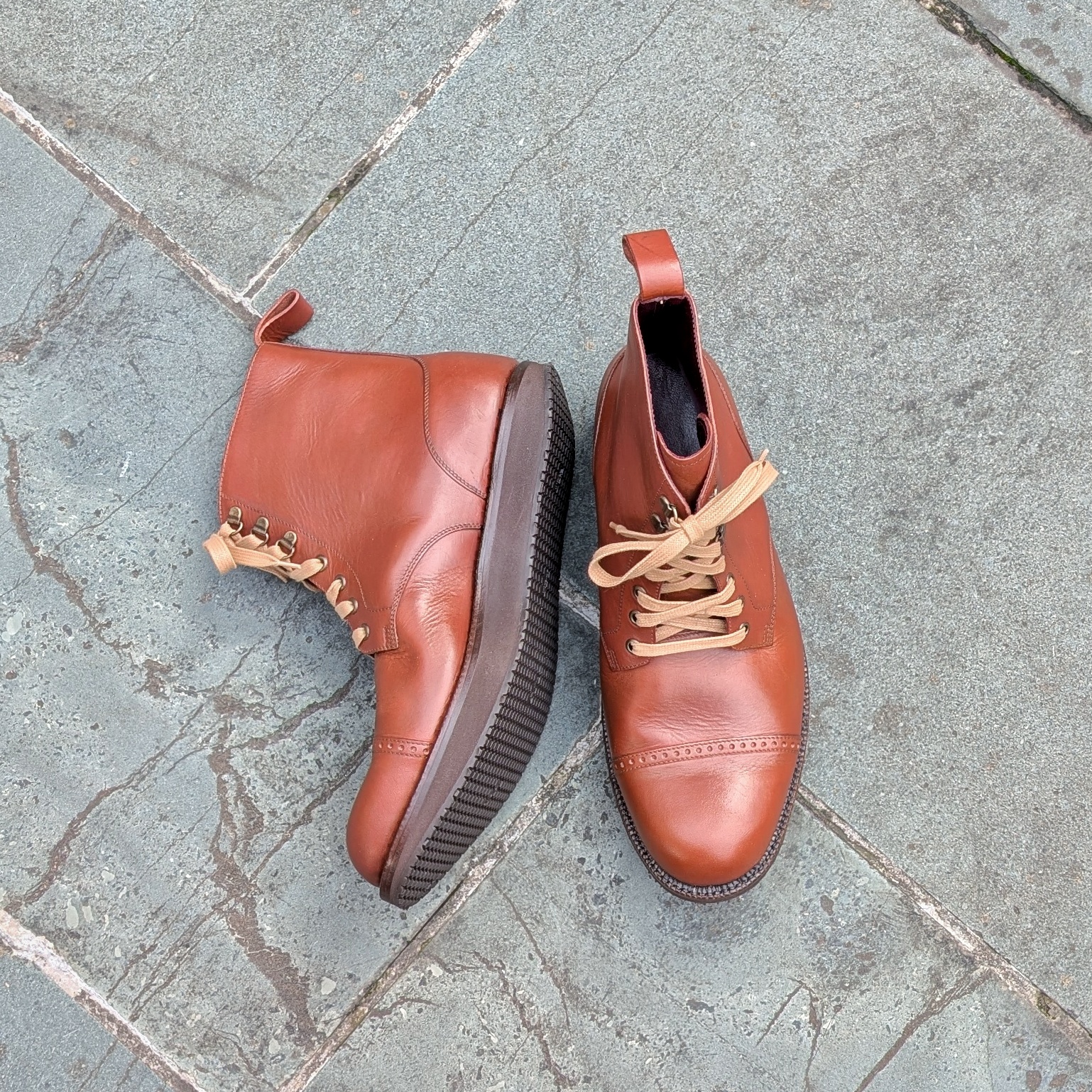 hybrid bespoke boot with rocker sole