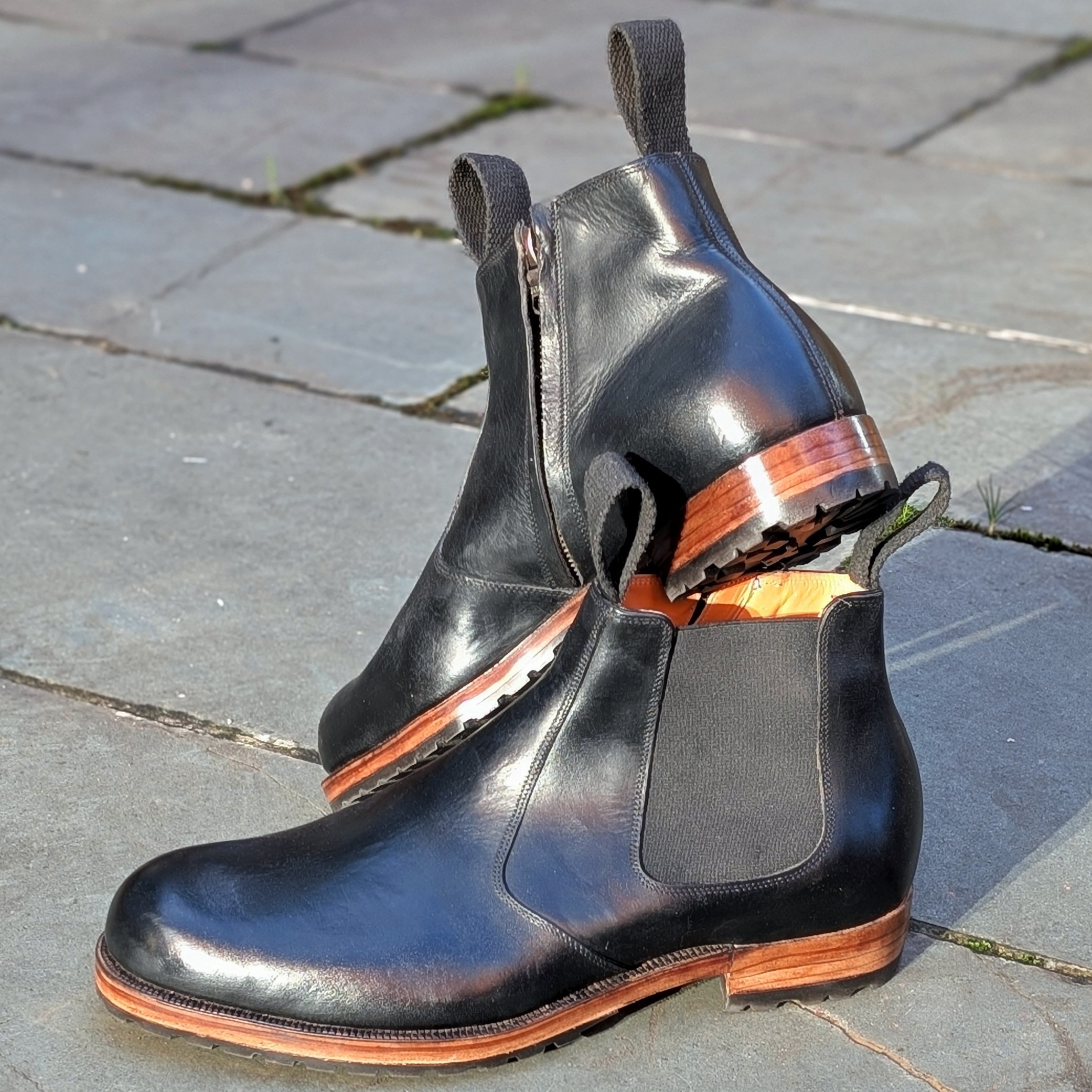black chelsea boot detail