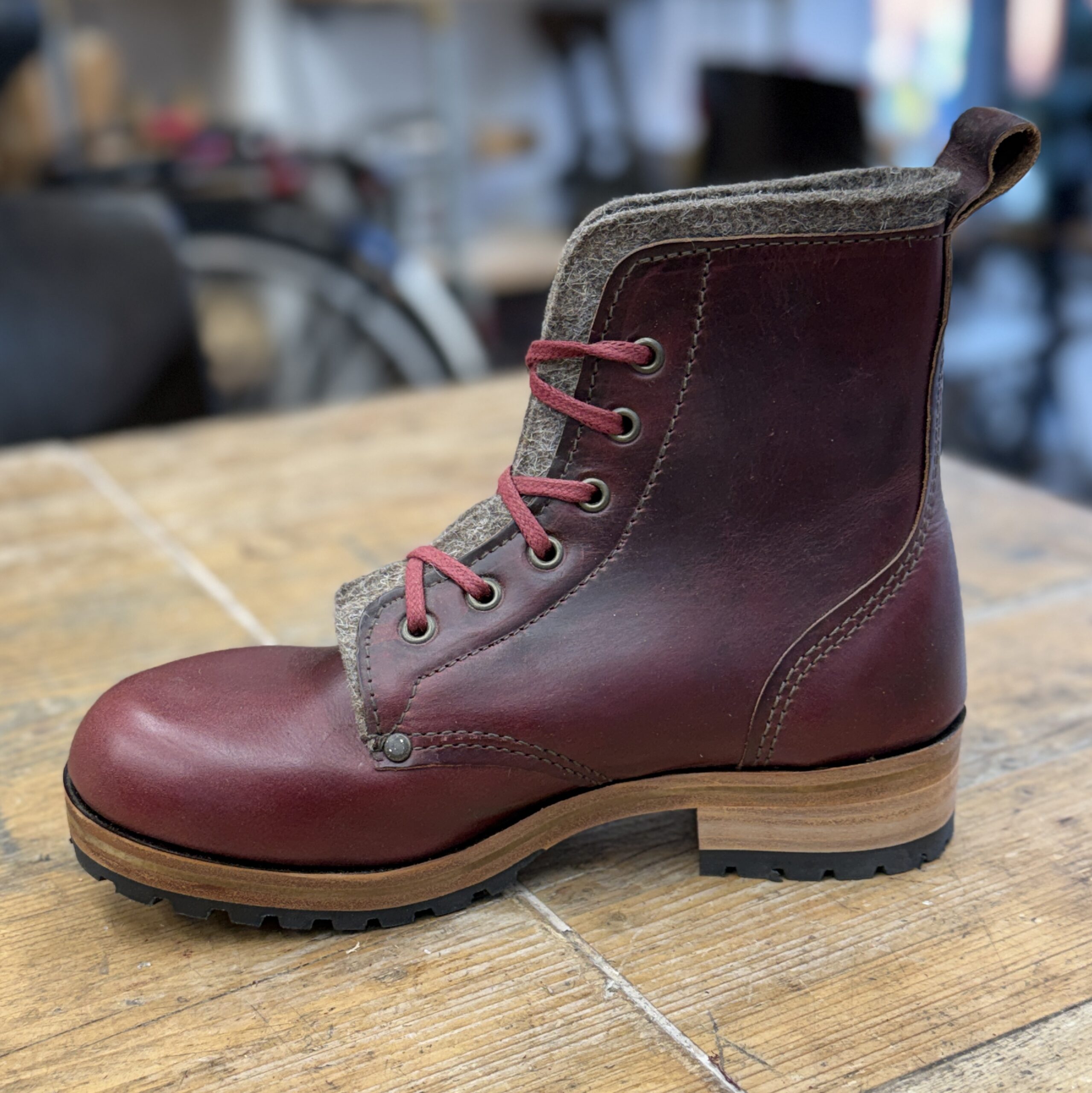 Calver Tor Boot